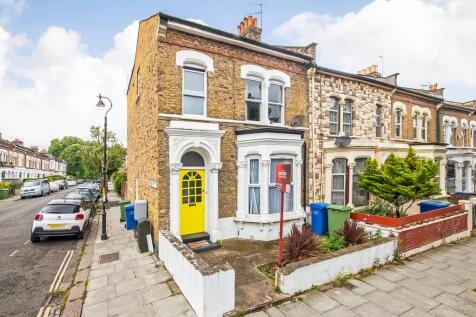 3 bedroom flat for sale