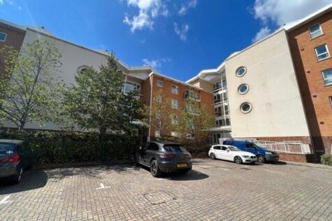 Faro House, Taliesin Court, Cardiff... 2 bed apartment for sale