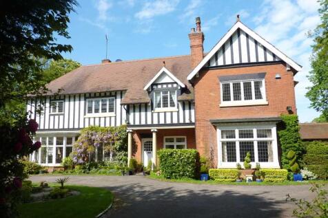 5 bedroom detached house for sale