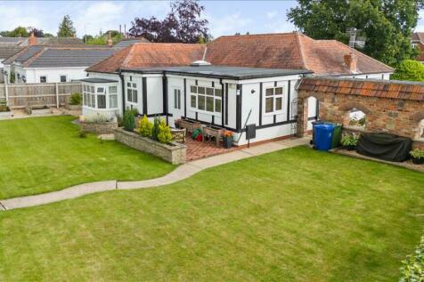 4 bedroom detached bungalow for sale