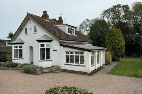 4 bedroom detached bungalow for sale