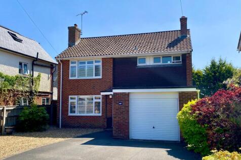 Northfield Road, Ringwood, BH24 3 bed detached house for sale