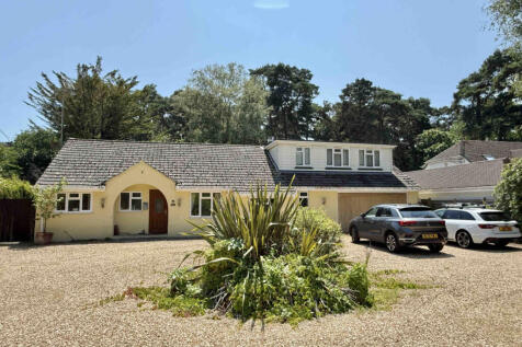 Sandy Lane, St Ives, BH24 5 bed detached house for sale