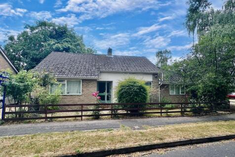 Dene Close, Ringwood, BH24 1TB 4 bed bungalow for sale