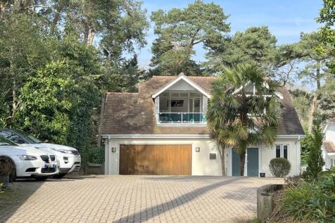 Pinewood Road, St. Ives, BH24 5 bed chalet for sale
