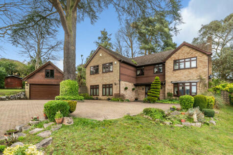 6 bedroom detached house for sale