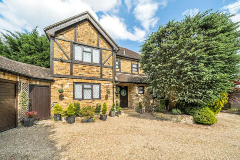 Woodlands Road, Camberley, Surrey, GU15 4 bed detached house for sale