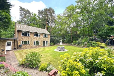 Grove Road, Camberley, Surrey, GU15 5 bed detached house for sale