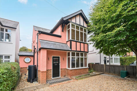 Park Road, Camberley, Surrey, GU15 3 bed detached house for sale
