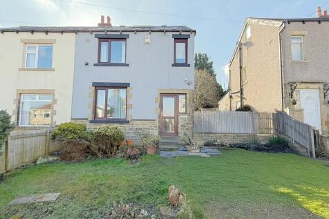 Welbeck Drive, Off Hollingwood Lane... 3 bed semi