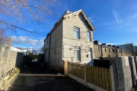 Short Row, Low Moor, Bradford, BD12 5 bed terraced house for sale