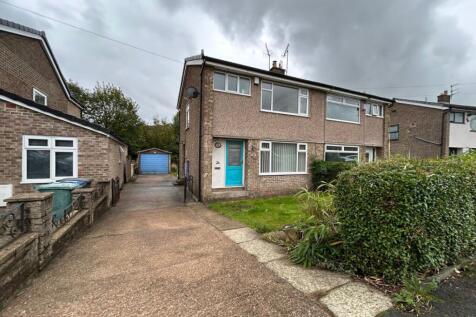Middlebrook Crescent, Fairweather... 3 bed semi