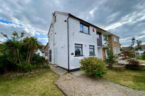 Willow Crescent, Wrose, Bradford, BD2 3 bed semi