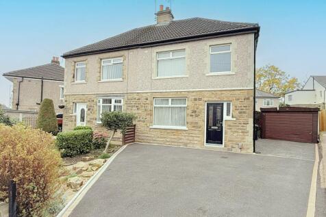 Pullan Drive, Eccleshill, Bradford, BD2 3 bed semi