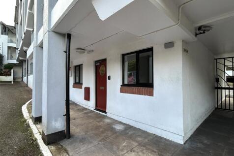 Westgate Mews, Launceston, Cornwall... 2 bed apartment for sale