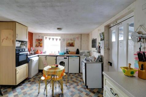 High Street, Great Torrington, Devon... 5 bed terraced house for sale