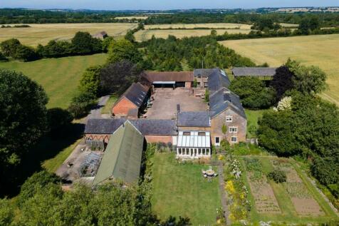 8 bedroom country house for sale