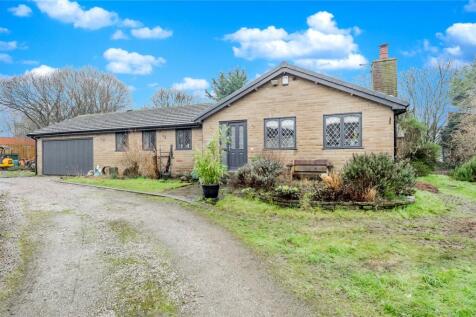 Bradford Road, Liversedge, West... 3 bed bungalow for sale