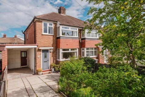 3 bedroom semi-detached house for sale