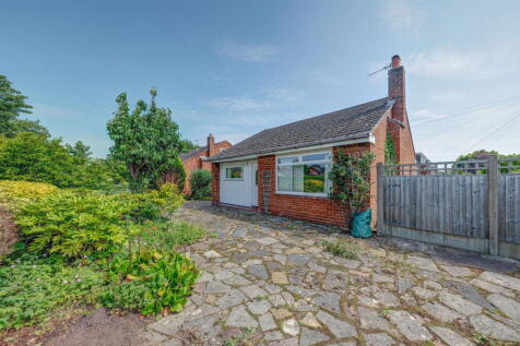 Sandy Lane, Lymm WA13 2 bed detached bungalow for sale
