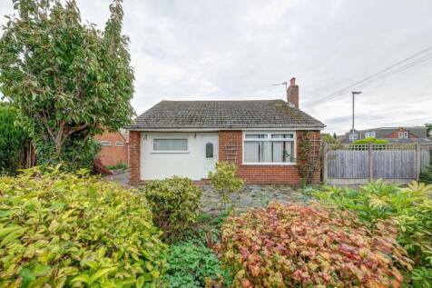 Sandy Lane, Lymm WA13 2 bed detached bungalow for sale
