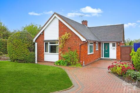 The Orchards, Epping CM16 3 bed detached bungalow for sale