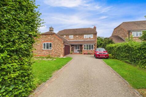 Chelidon, Nafferton Road, Wansford... 4 bed detached house for sale