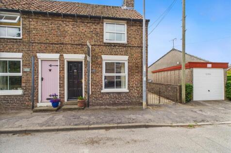 The Cottage, Middle Street, Kilham... 2 bed end of terrace house for sale