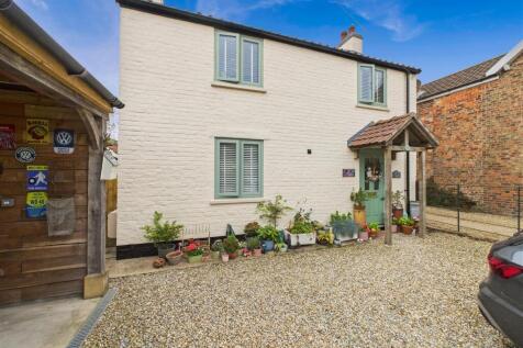 8 Station Road, Cranswick, Driffield... 3 bed detached house for sale