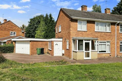 3 bedroom semi-detached house for sale