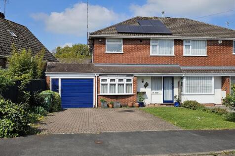 3 bedroom semi-detached house for sale