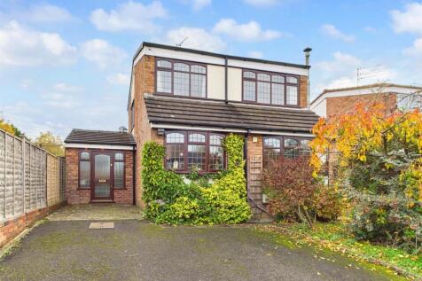 Six Ashes Road, Bobbington, Stourbridge 3 bed detached house for sale