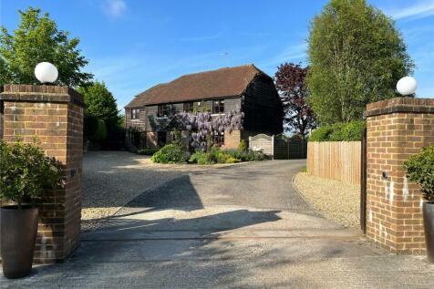 5 bedroom detached house for sale