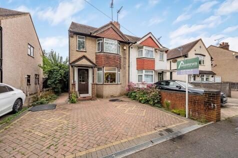 3 bedroom semi-detached house for sale