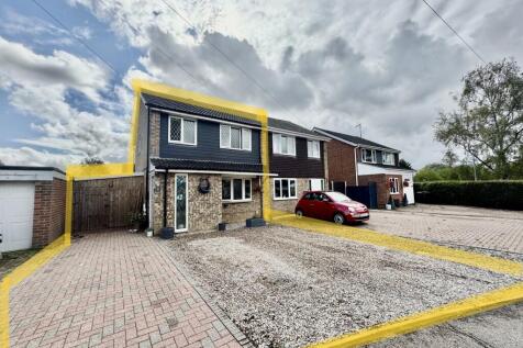 3 bedroom semi-detached house for sale