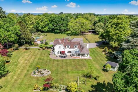 Highwood, Ringwood, Hampshire, BH24 7 bed detached house for sale