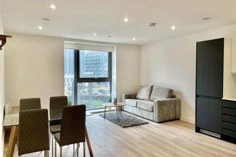 Embankment West, 2 New Kings Head... 2 bed apartment for sale