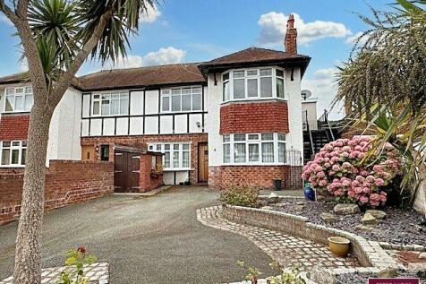 4 bedroom semi-detached house for sale