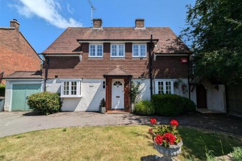 North Close, Havant PO9 3 bed detached house for sale