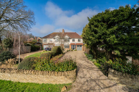 5 bedroom semi-detached house for sale