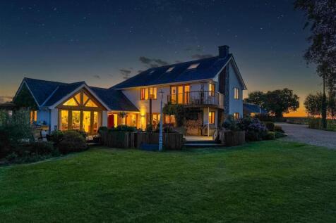 5 bedroom detached house for sale
