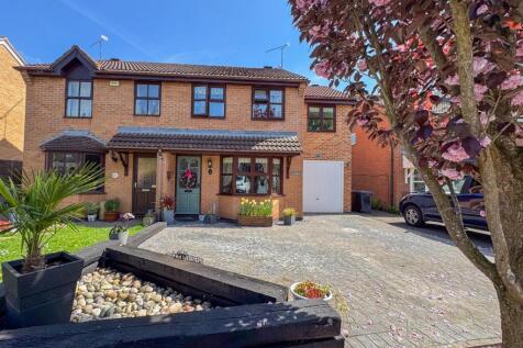 3 bedroom semi-detached house for sale