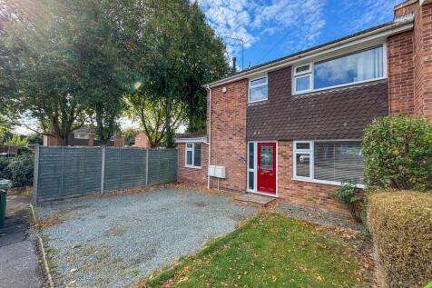 3 bedroom semi-detached house for sale