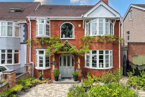 5 bedroom detached house for sale