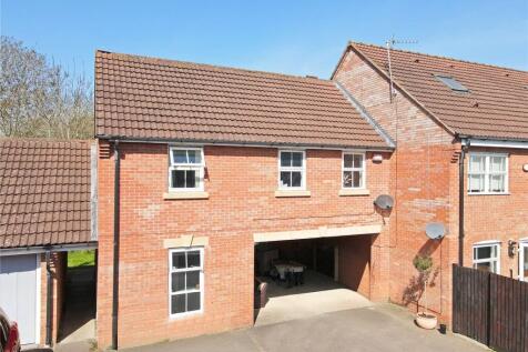 2 bedroom coach house for sale