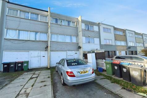 Farmborough, Netherfield, Milton Keynes 3 bed terraced house for sale
