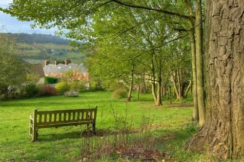 Stone Manor, Stroud GL5 2 bed cottage for sale