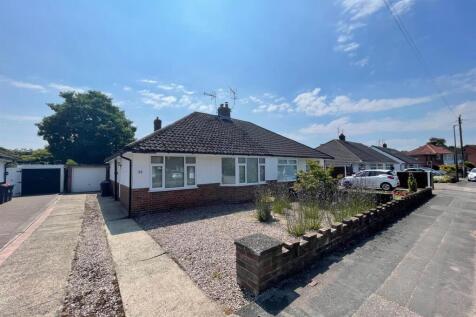 2 bedroom semi-detached bungalow for sale