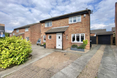 2 bedroom semi-detached house for sale