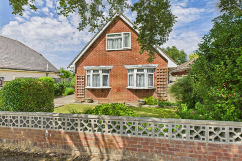 3 bedroom detached bungalow for sale